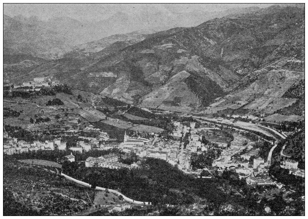 古色古香的形象:艾米丽·莱斯·班斯图片下载