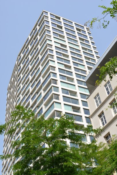 安特卫普塔白色建筑蓝天背景图片下载