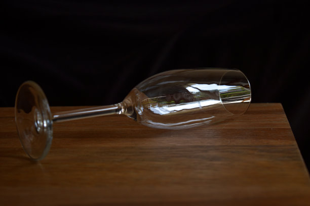 香槟酒杯图片下载