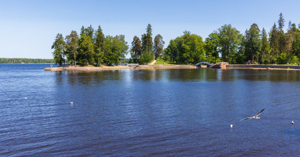 蒙雷波斯公园夏季全景风景照片，维堡，俄罗斯图片下载