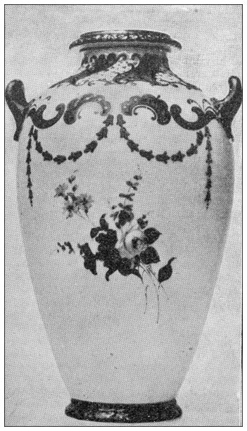 来自英国杂志的古董图片:皇冠德比花瓶图片下载