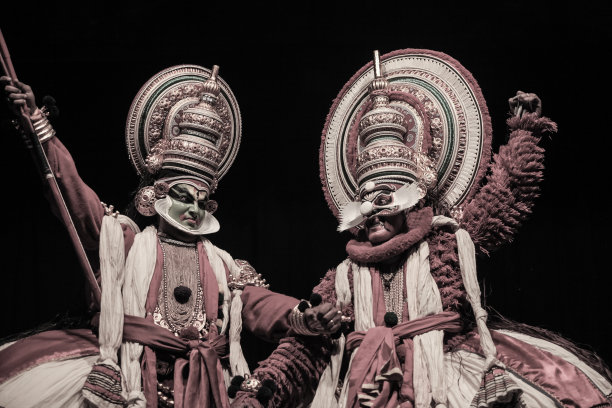 卡塔卡里舞者姿势优美图片下载