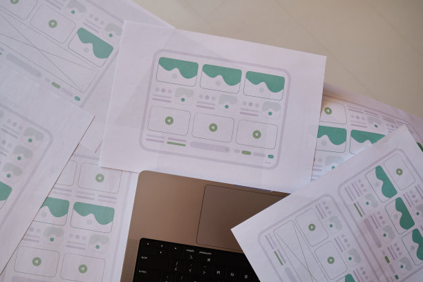 UX网站设计线框图。草图，原型，框架，布局未来设计项目。UI/UX -用户界面，用户体验设计师。网页设计工作室的创意概念。网站开发图片下载