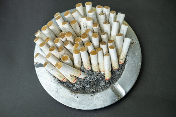 重度吸烟者图片下载