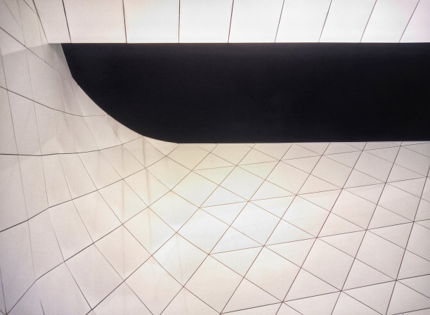 白色壁纸与美丽的条纹表面设计。图片下载