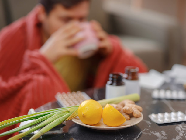 秋冬季节易打喷嚏图片下载