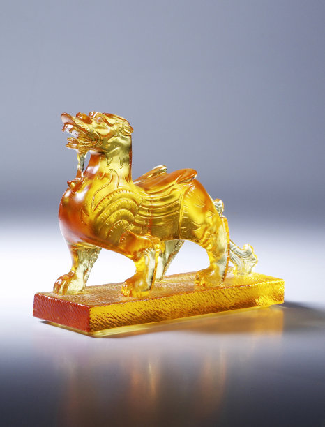 一件中国亚克力玻璃雕塑皮秀图片下载