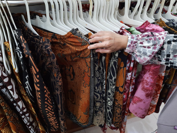 蜡染服装店服装服装时装店风格概念图片下载