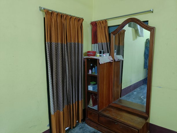 房间的角落里图片下载