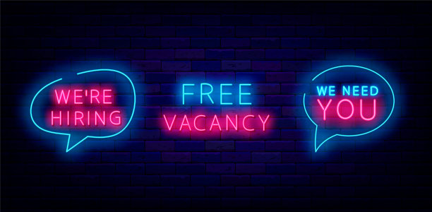 免费空缺霓虹灯标签收集。我们需要你。求职设计。招聘标语。矢量图图片下载