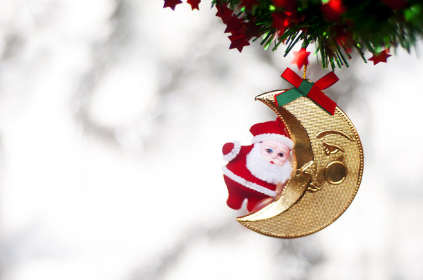 圣诞特写-图案白色背景的圣诞或新年装饰背景，空间添加文字或图片。图片下载