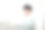 穿着工作服的亚洲人正在检查浴室图片下载