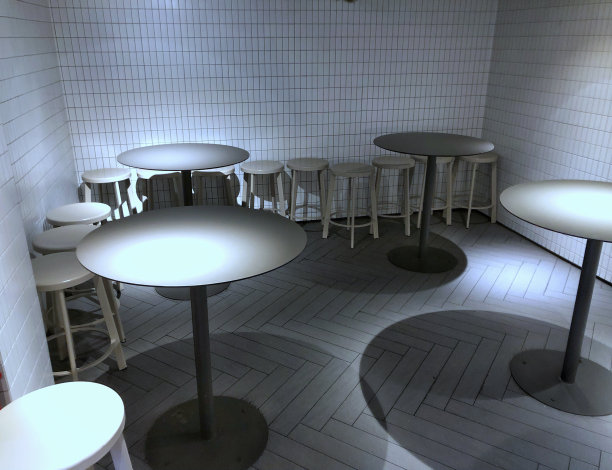 快餐店，简单的小圆桌和凳子图片下载