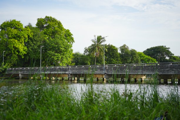 长混凝土桥。图片下载