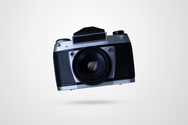 在白色背景上拍摄的相机照片。图片下载