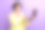 照片自信的业务项目经理年轻女管理员抱着上网本程序开发人员孤立在紫色的背景图片下载