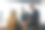工作人员围着桌子站着小西施图片下载