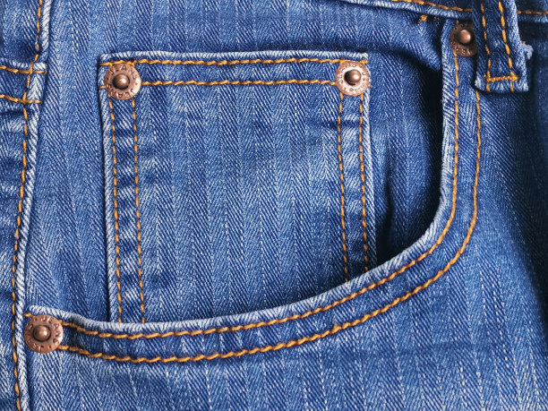图片小口袋蓝色牛仔裤面料宏缝。图片下载