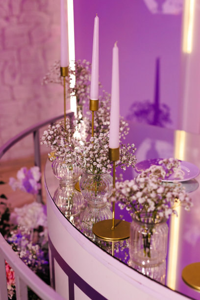 当代现代婚礼装饰。图片下载