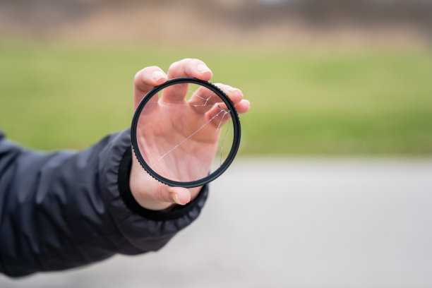 镜头保护玻璃破碎的单反相机。了照片滤镜图片下载