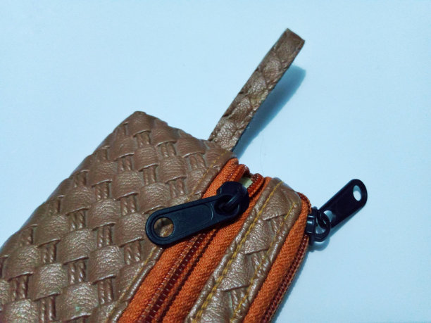 一个女人钱包的照片图片下载