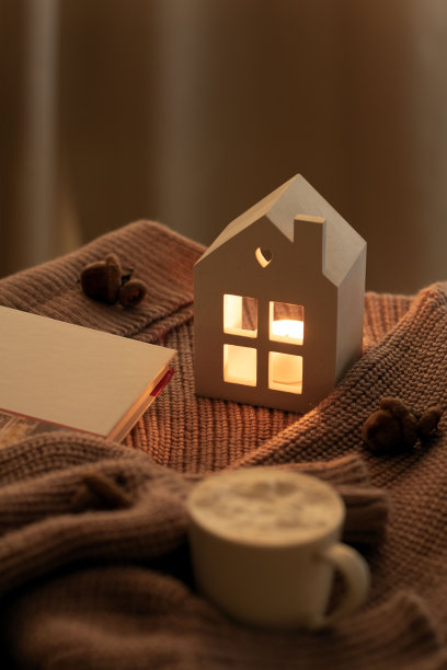 照片、休息、香氛、毛衣、氛围、书、家、杯子、秋天、放松、温暖、生活方式、装饰、饮料、心情、蜡烛、放松、舒适、阅读图片下载