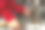 面目全非的女人在组织优雅的圣诞大餐。女性的手在家里为圣诞大餐摆桌子的特写照片。图片下载