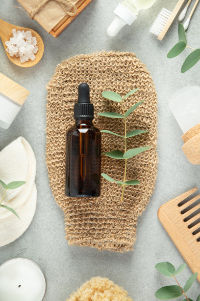 灰色背景的环保个人护理产品俯视图照片图片下载