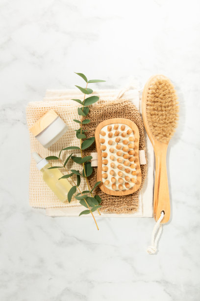 灰色背景的环保个人护理产品俯视图照片图片下载