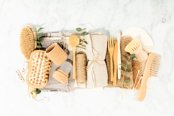 灰色背景的环保个人护理产品俯视图照片图片下载