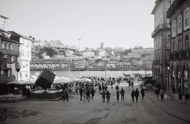 B&W模拟ilford胶片拍摄的葡萄牙波尔图图片下载