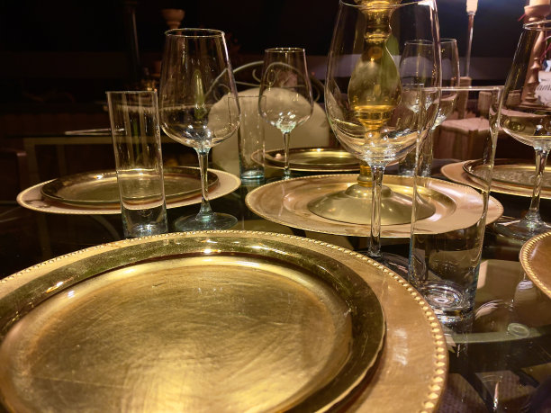 豪华餐桌布置图片下载