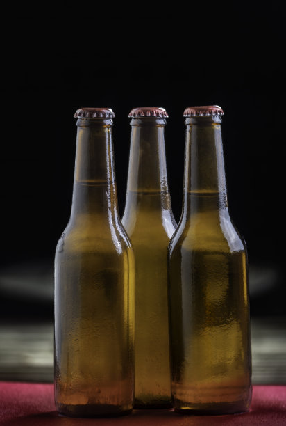 啤酒瓶图片下载