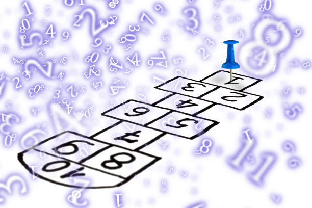 命理学，跳房子游戏，被数字包围，商业概念图片下载