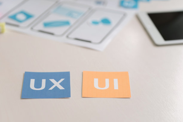 用户体验ux设计文件布局在桌子上，没有人。Ux - UI概念图片下载
