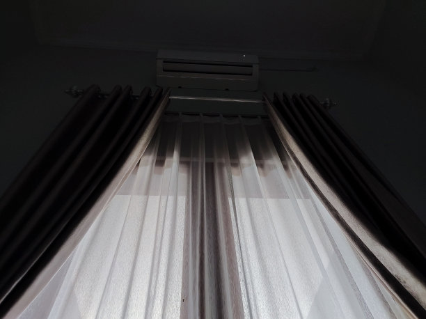 窗帘和空调图片下载