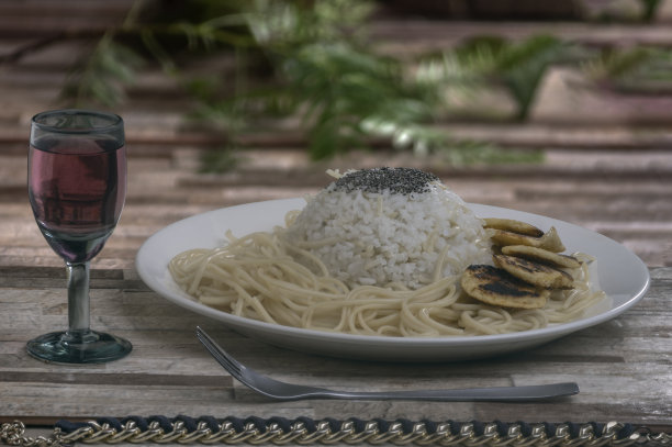 意大利面——意大利食品意大利面加米饭图片下载