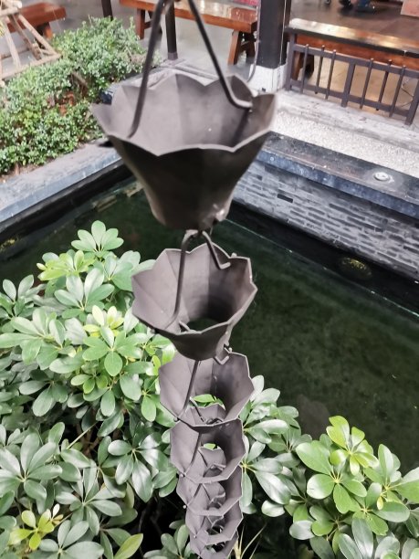 日本花园里的花盆图片下载