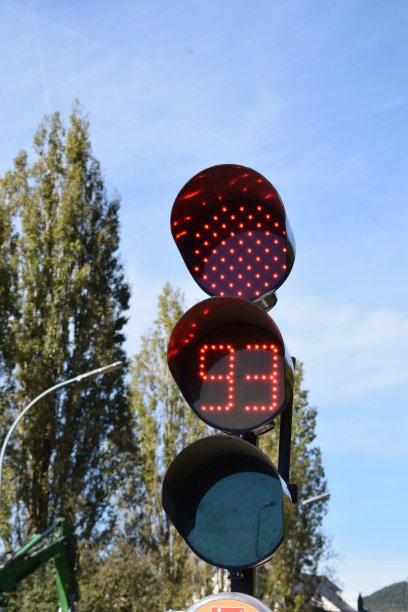 有计时器的交通灯图片下载