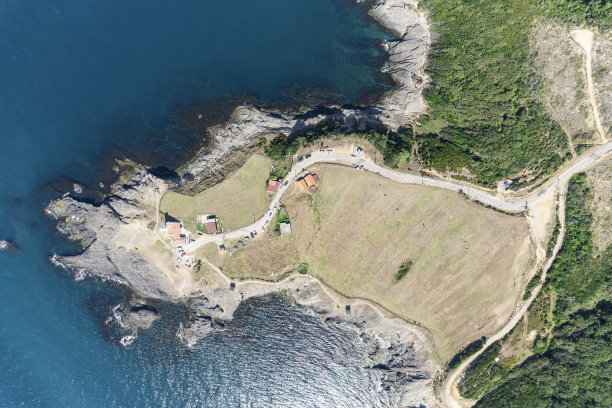 Hamsilos海岸和inceburun灯塔无人机照片，土耳其Sinop图片下载