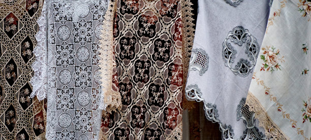 在集市上出售的桌布、图案、质地图片下载