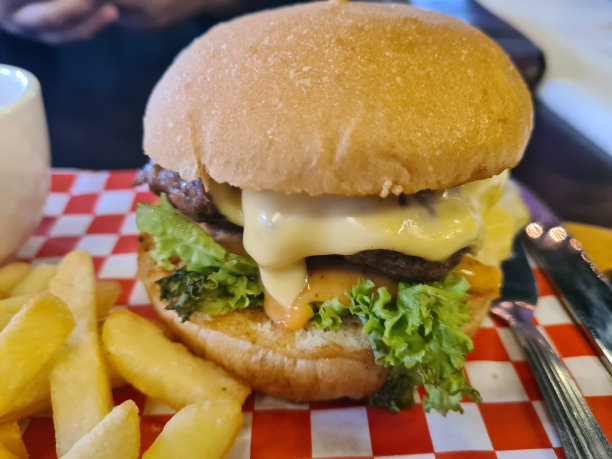 芝士鸡肉汉堡特写照片图片下载