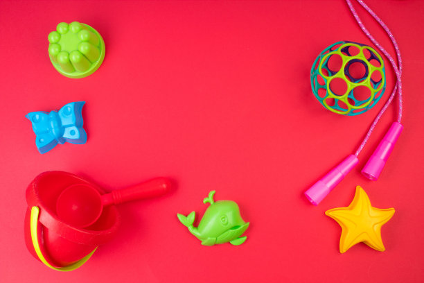 色彩缤纷的儿童玩具。图片下载
