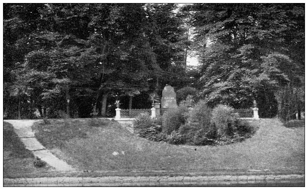 瑞典古玩旅行照片:冯·普拉登男爵墓，哥达运河的推动者图片下载