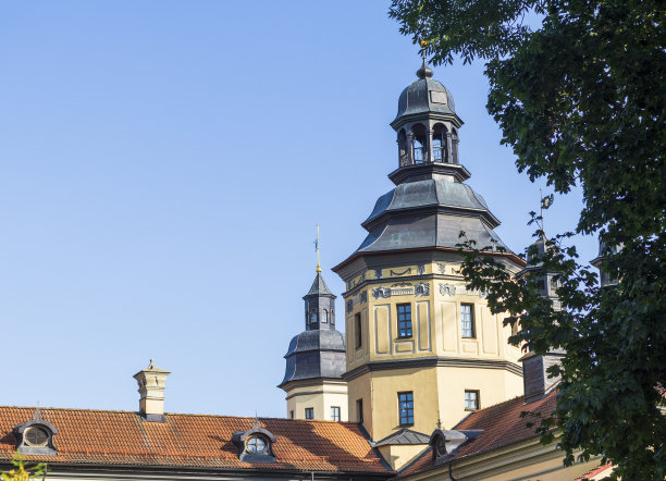 涅斯维日，白俄罗斯- 08.23.2023 -著名建筑地标Radzwill城堡的照片。历史图片下载