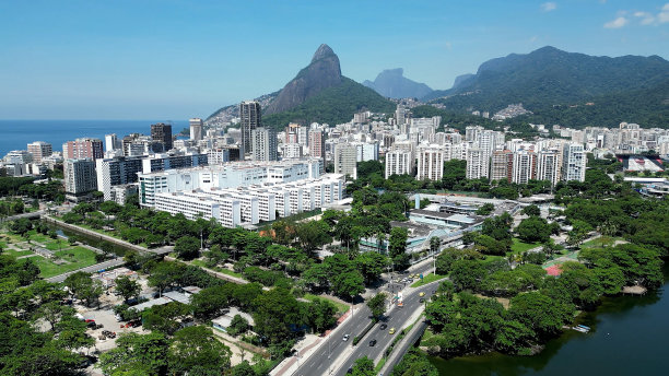 罗德里戈弗雷塔斯湖位于巴西里约热内卢市中心。图片下载