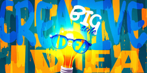 折扣的概念和想法在卡通风格。拟人化的燃烧灯泡戴着折扣眼镜在抽象的色彩背景。图片下载