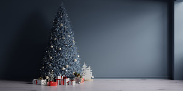 圣诞节家庭内部与蓝色的圣诞树在空的黑暗背景图片下载