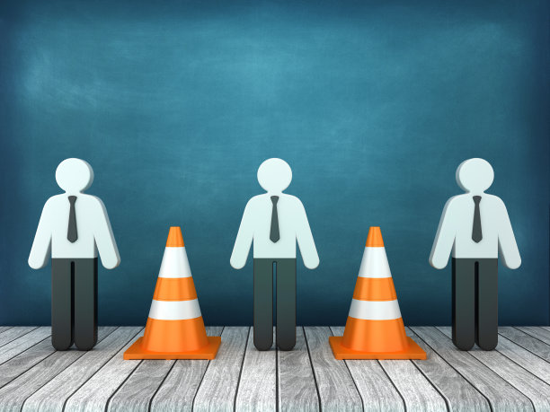 带有象形人物的交通锥图片下载