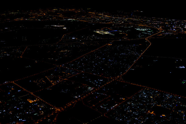 从飞机上拍摄的伊斯坦布尔夜晚的美丽照片图片下载